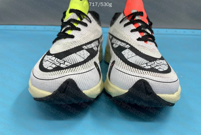 Running Sneakers with Carbon Plate 2