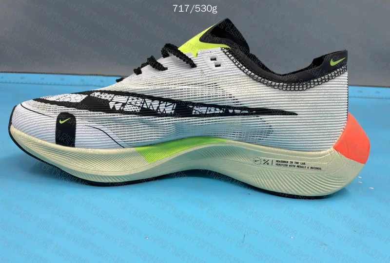 Running Sneakers with Carbon Plate 4