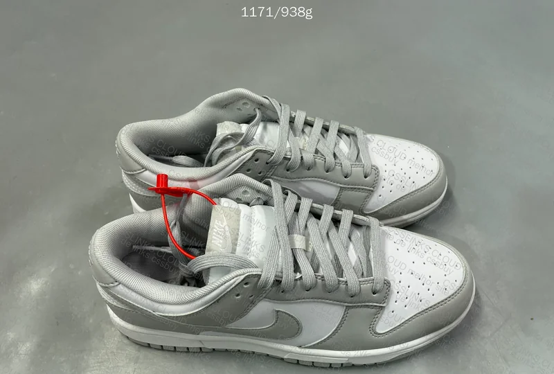 Dunk Low Gray Fog Sneakers