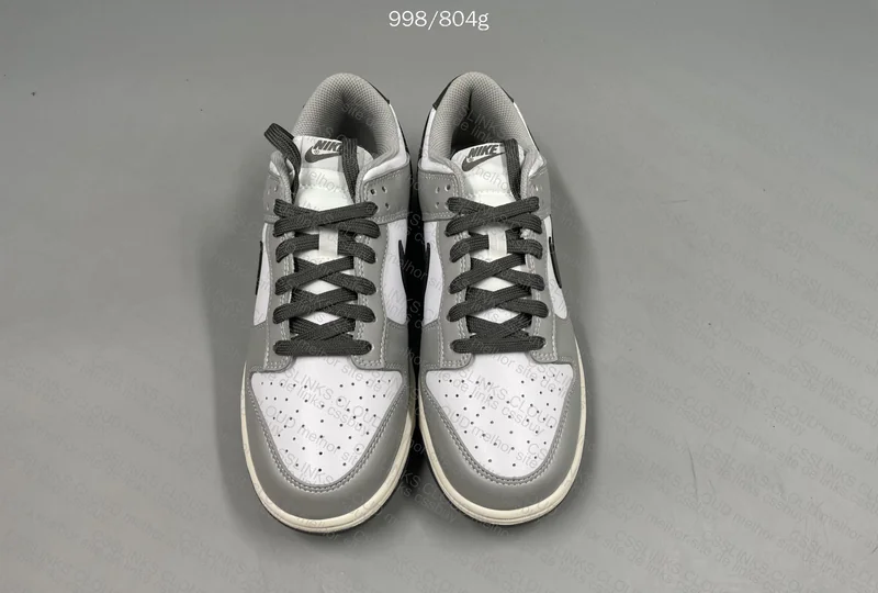 Dunk Low Light Smoke Grey Sneakers