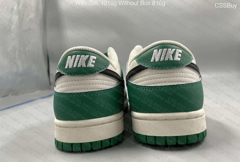 Dunk Low Retro SE Sneakers 4