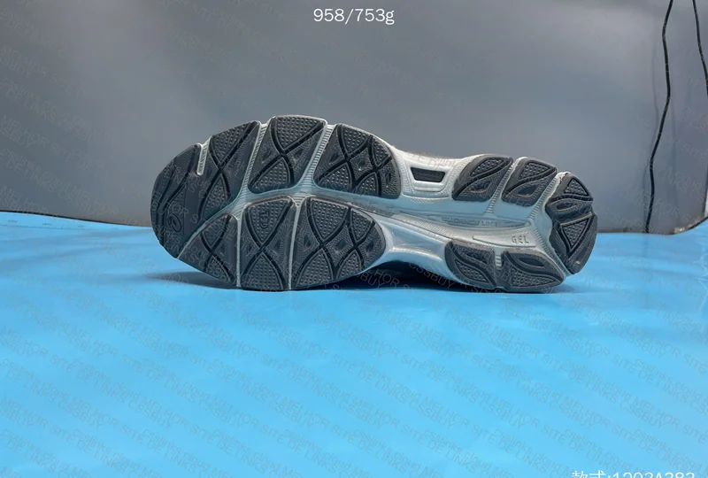GEL NYC Sneakers 4
