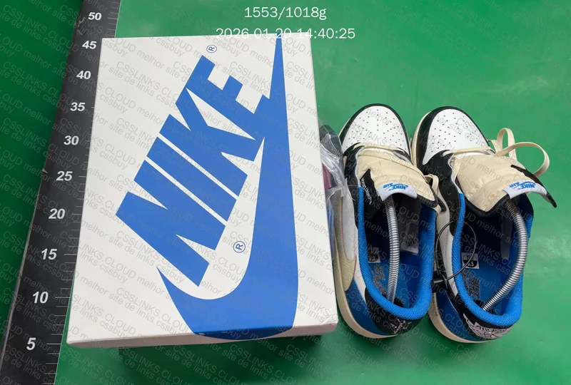 Tênis Jordan 1 Retro Low OG SP Fragment x Travis Scott DM7866-140 2