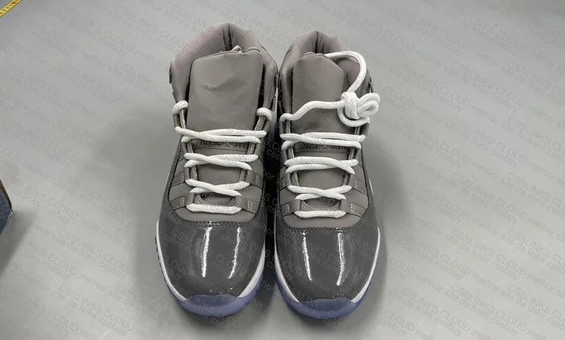Jordan 11 Sneakers