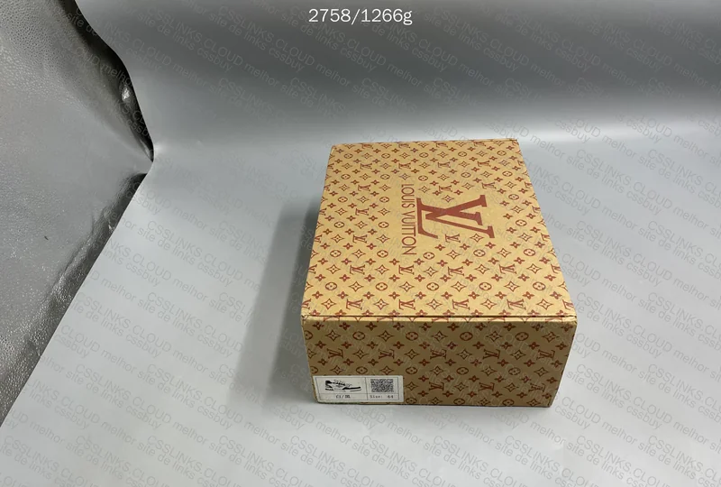 LV Trainer Sneakers 8