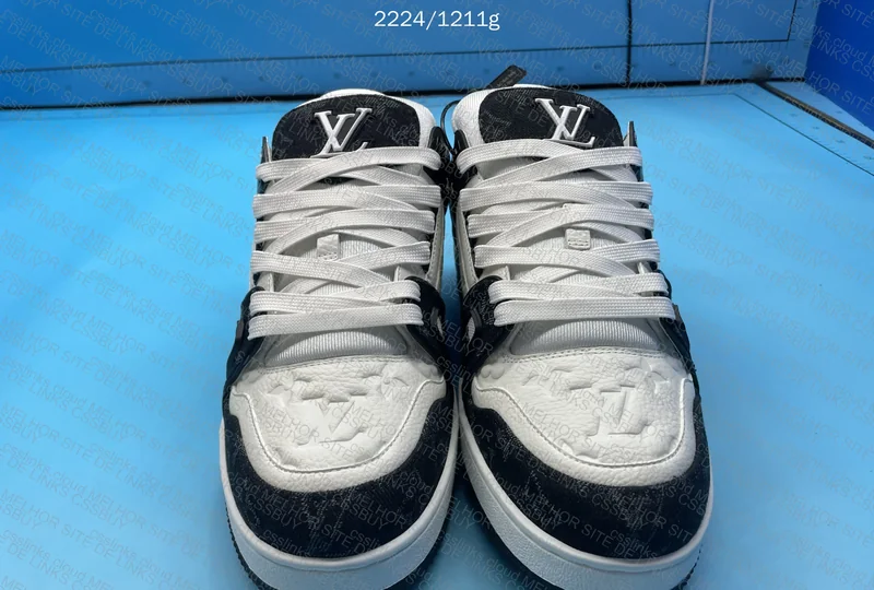 LV Trainer AM Sneakers 3