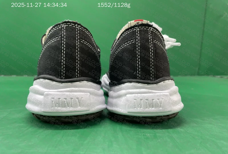Maison Mihara 722 Sneakers 3