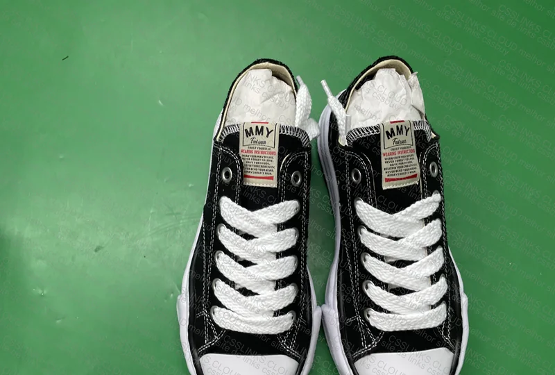 Maison Mihara 722 Sneakers 4