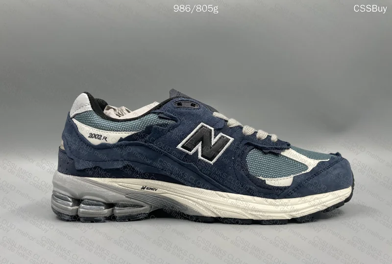 NB 2002R CxB Sneakers 10