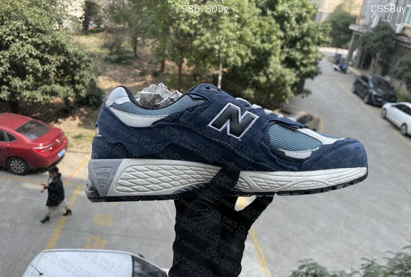 NB 2002R CxB Sneakers 7