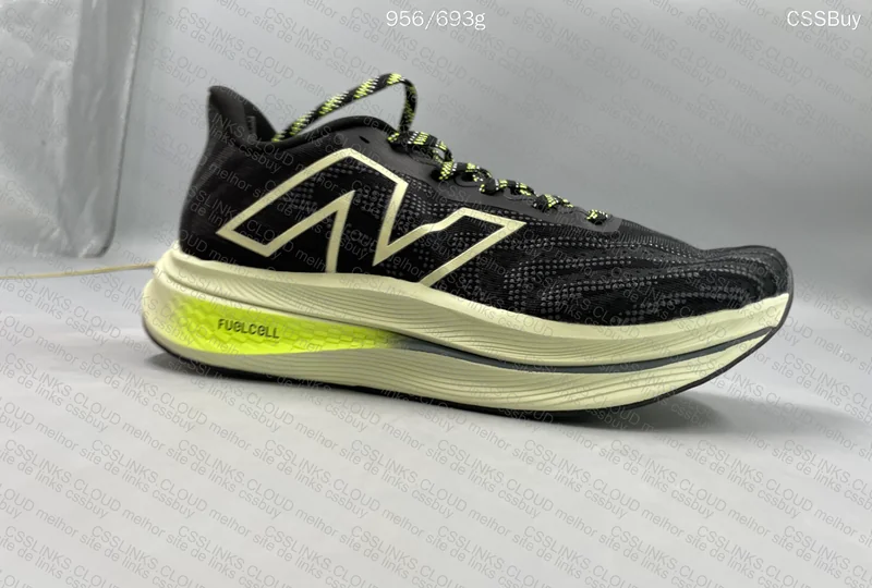 New Balance Sneakers 5