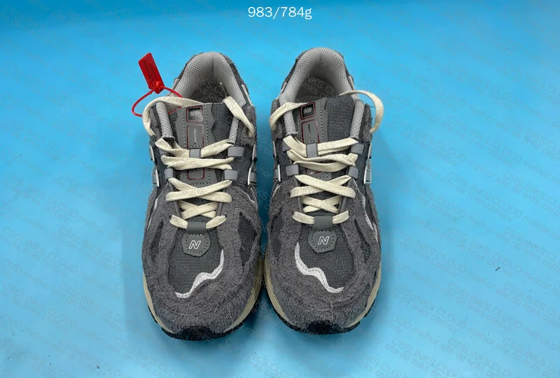 New Balance 1906 Sneakers