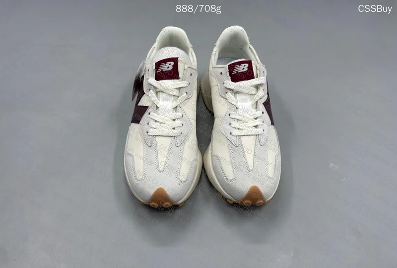 New Balance 327 Sneakers