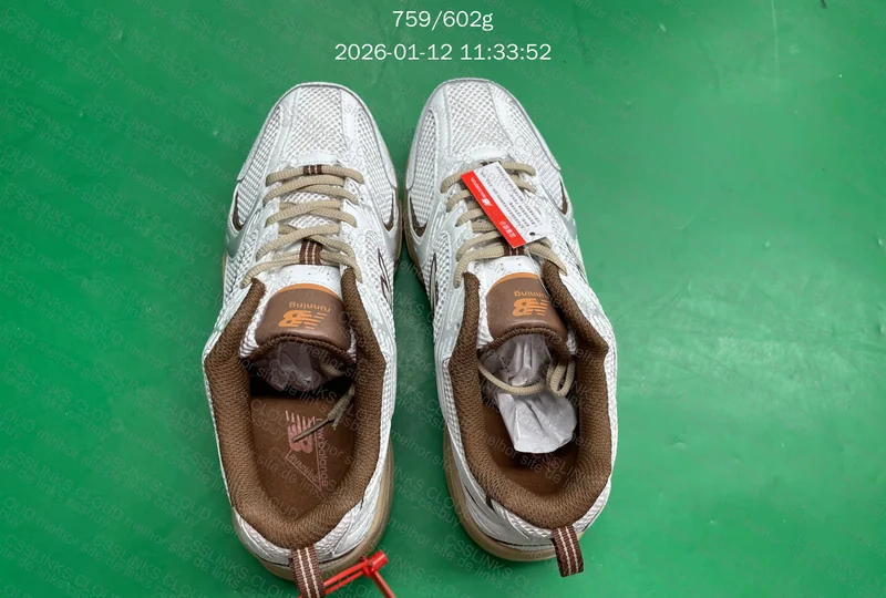 Tênis: New Balance 530- white brownPreço: ¥112.18 + ¥10.00 Tamanho: 38.5BR / 40.EUR