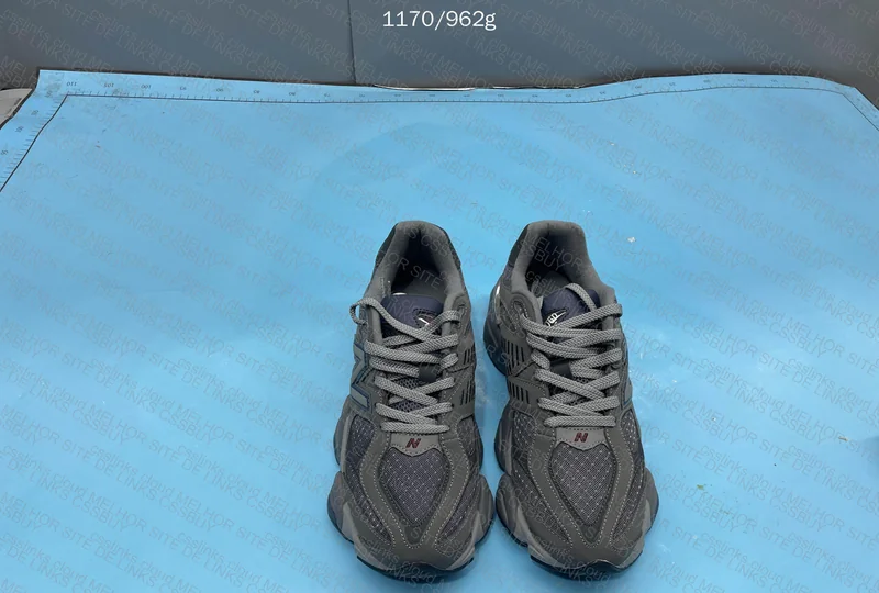 New Balance 9060 Sneakers