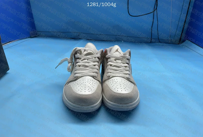 Nike Air Jordan 1 Low - Light Brown 3