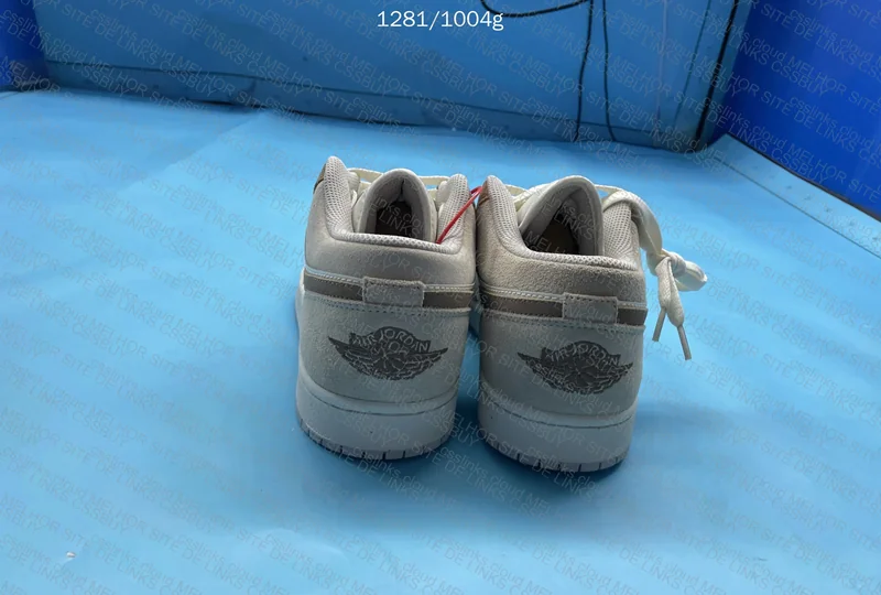 Nike Air Jordan 1 Low - Light Brown 5