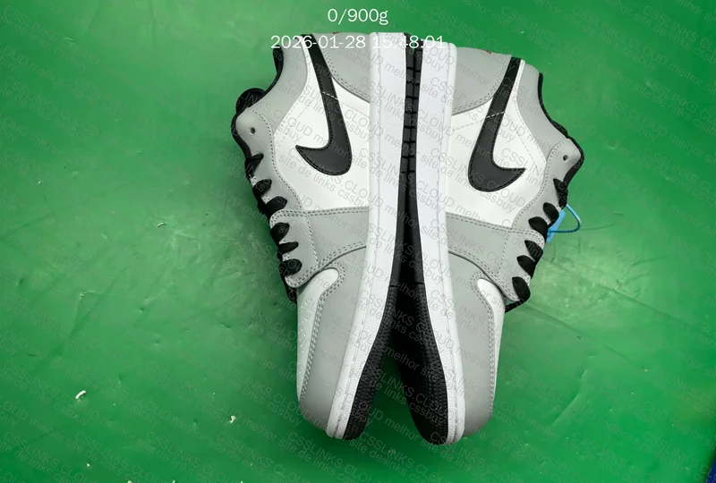Tênis Nike Air Jordan 1 Low Light Smoke Grey 3