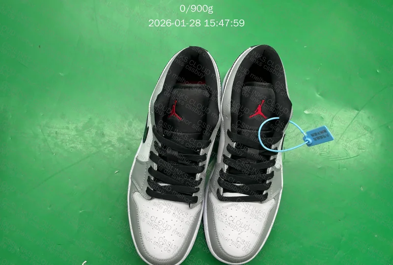 Tênis Nike Air Jordan 1 Low Light Smoke Grey 6