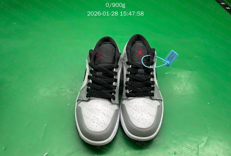 Tênis Nike Air Jordan 1 Low Light Smoke Grey 7
