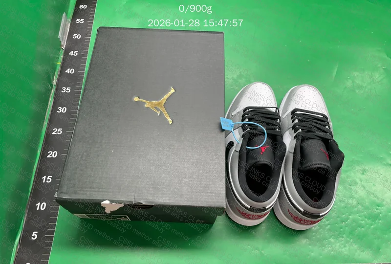 Tênis Nike Air Jordan 1 Low Light Smoke Grey 8
