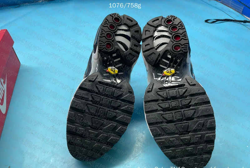 Nike Air Max Plus Tn Black and White Putian