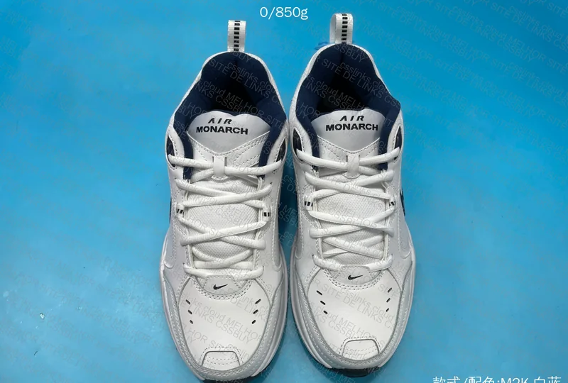 Nike Air Monarch IV 4
