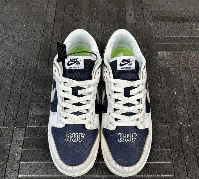 Nike HUF x Dunk Low SB New York Sneakers 3