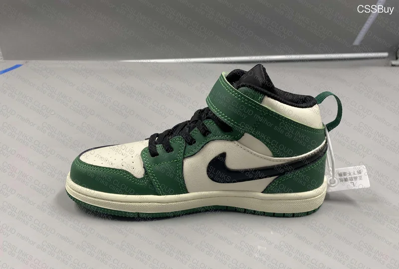 Nike Kids Sneakers 2