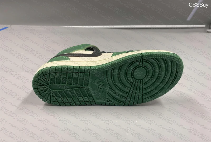 Nike Kids Sneakers 3