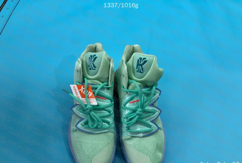 Nike Kyrie 5 Sneakers 4