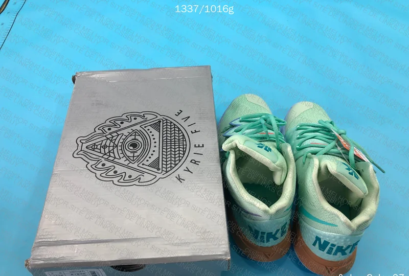 Nike Kyrie 5 Sneakers 7