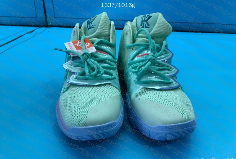 Nike Kyrie 5 Sneakers 8