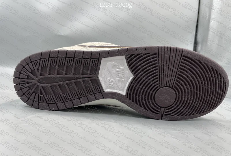 Nike Sneakers (Name Unknown) 9