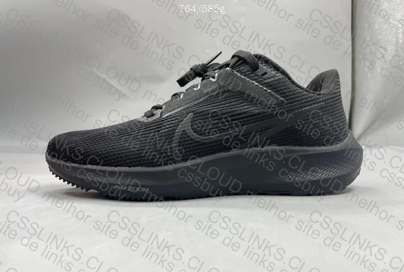 Nike Daily Pro Sneakers