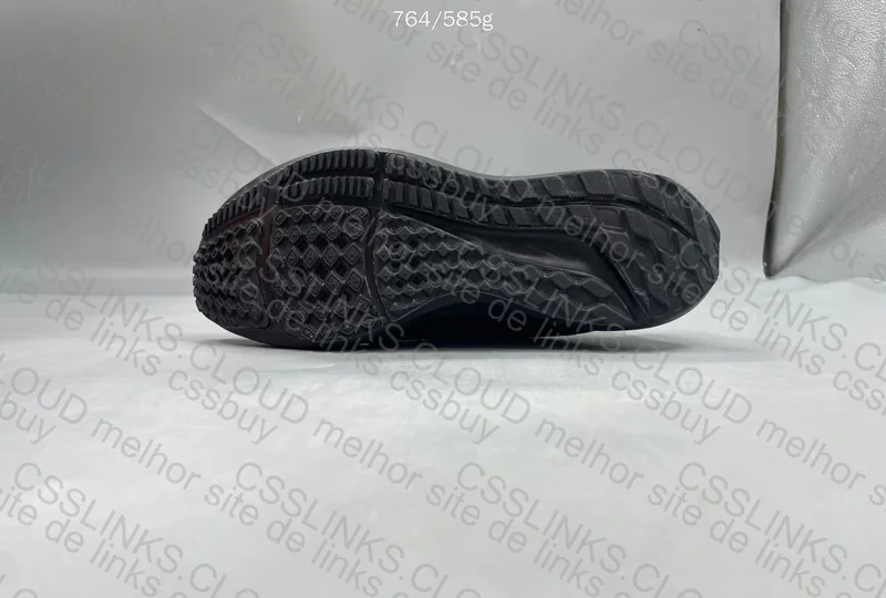 Nike Daily Pro Sneakers 2