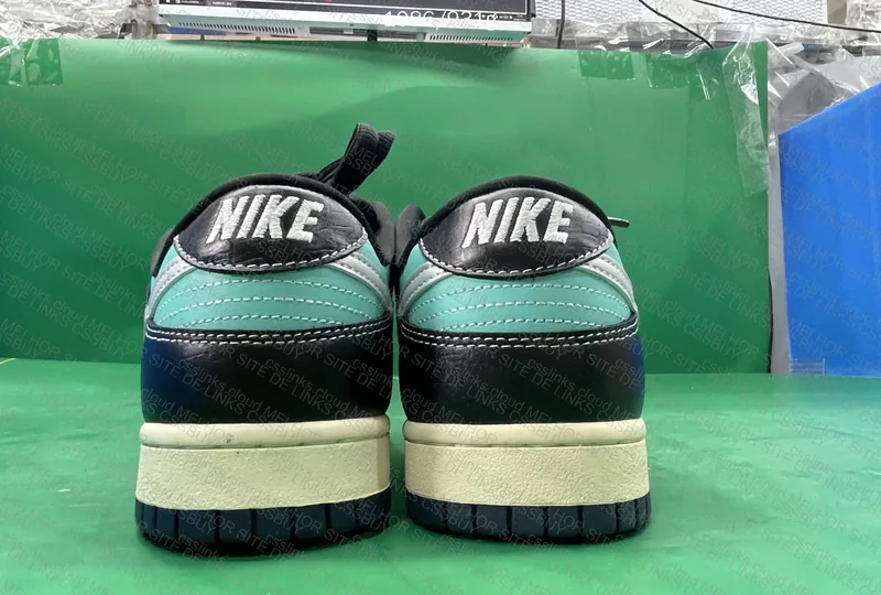 Nike SB Dunk Low Diamond Supply Co. 'Tiffany' Sneakers 6