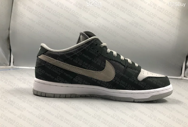 Nike SB Dunk Low 'J-Pack Shadow' Sneakers 3