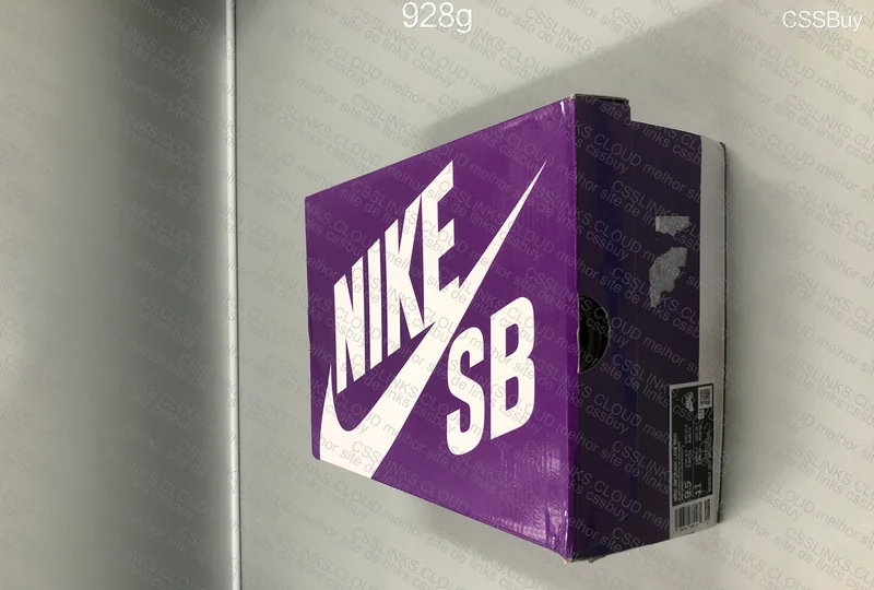Nike SB Dunk Low 'J-Pack Shadow' Sneakers 4