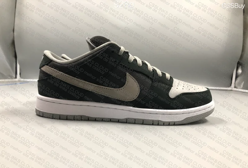 Nike SB Dunk Low 'J-Pack Shadow' Sneakers 8