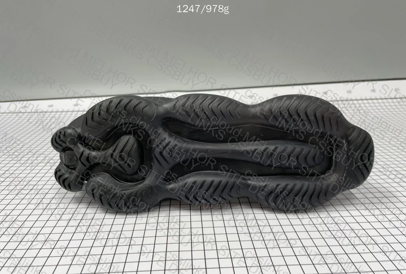 Nike Scorpion Sneakers 7