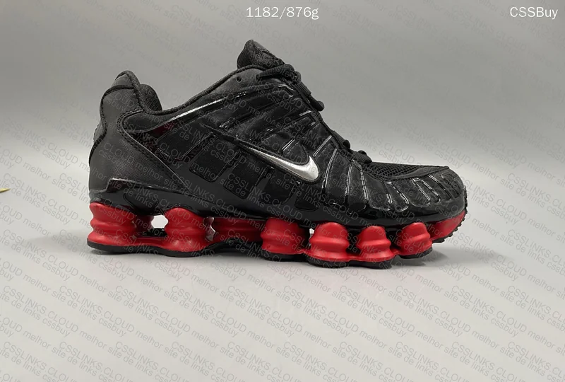 Nike Shox Umkao Sneakers