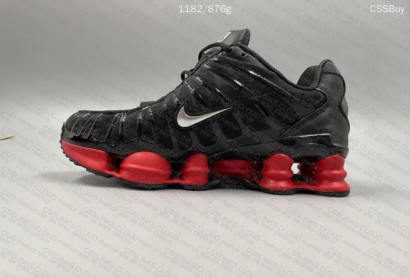 Nike Shox Umkao Sneakers 2