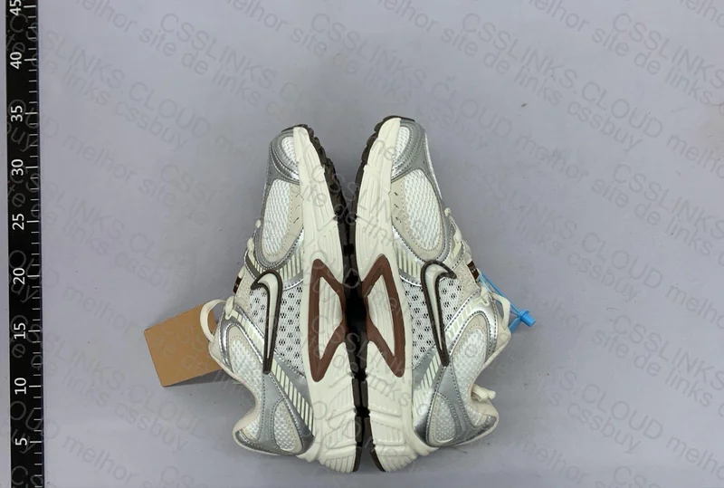 Nike V5 RNR Sneakers 3