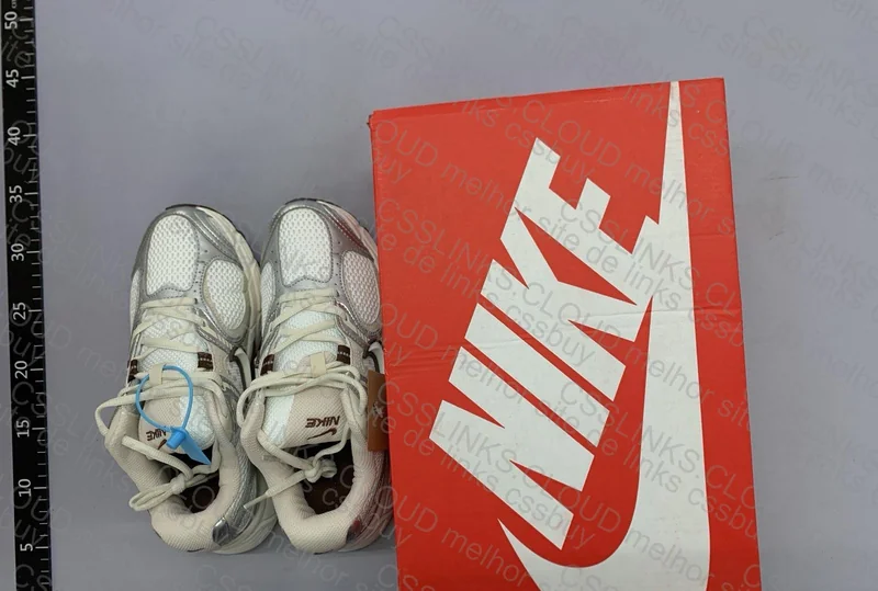 Nike V5 RNR Sneakers 5