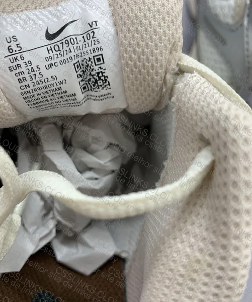 Nike V5 RNR Sneakers 6