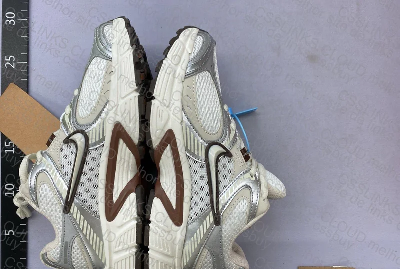 Nike V5 RNR Sneakers 3