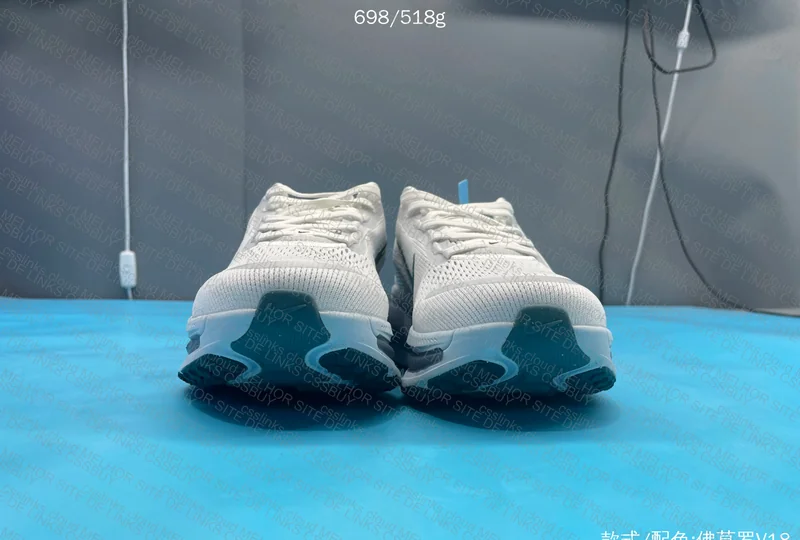 Nike Vomero 18 Sneakers 6