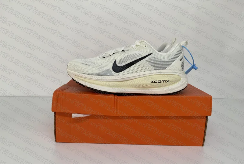 Nike Vomero 18 Men's Sneakers 4