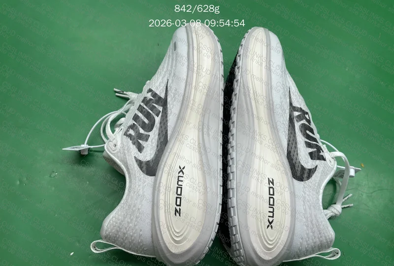 Tênis Nike vomero plus 3
